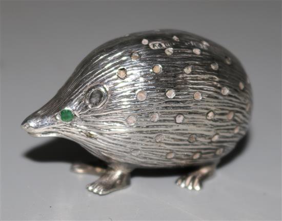 An Edwardian novelty silver pin cushion modelled as a hedgehog by Adie & Lovekin, Birmingham, 1906, 1.75in.